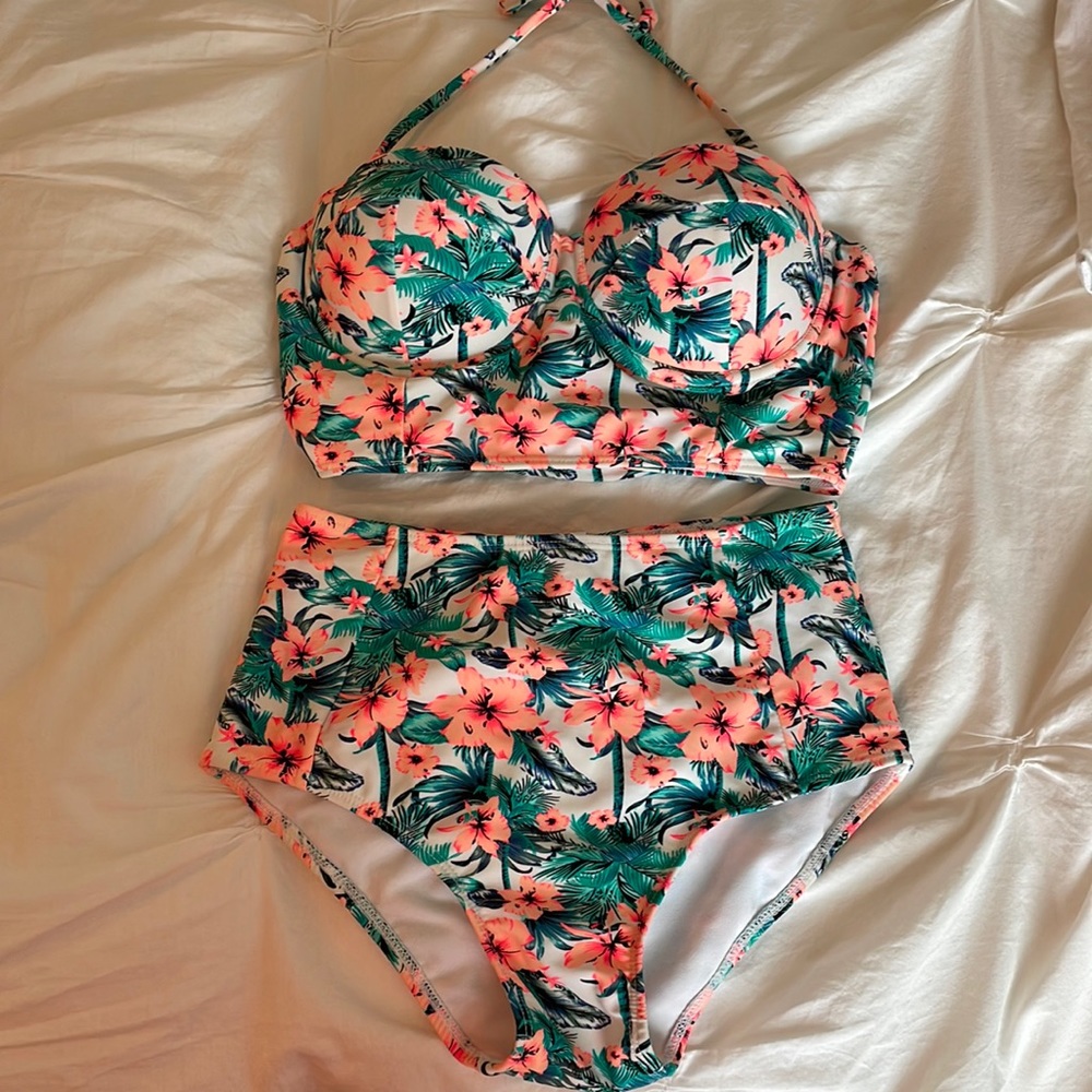 Hawaiian Pattern Bikini Set